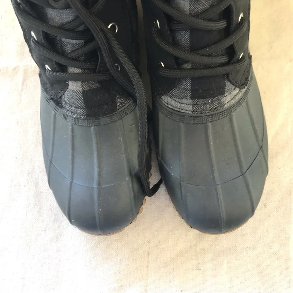 ISAAC MIZRAHI Reckless Waterproof Plaid Quilted Duck Boots size 8